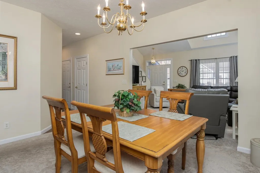 96 Westchester Way Manchester NH 03104