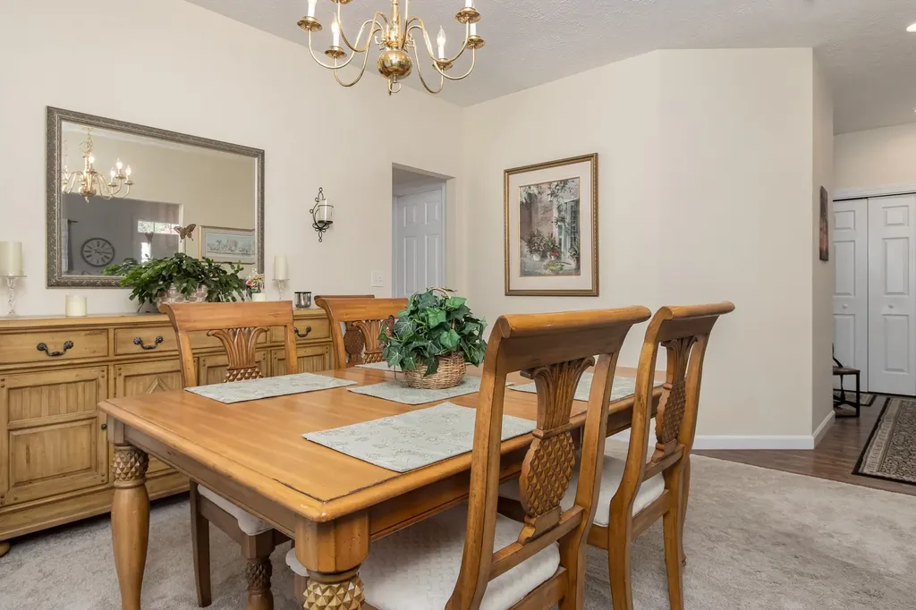 96 Westchester Way Manchester NH 03104