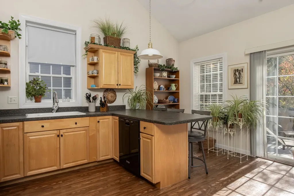 96 Westchester Way Manchester NH 03104