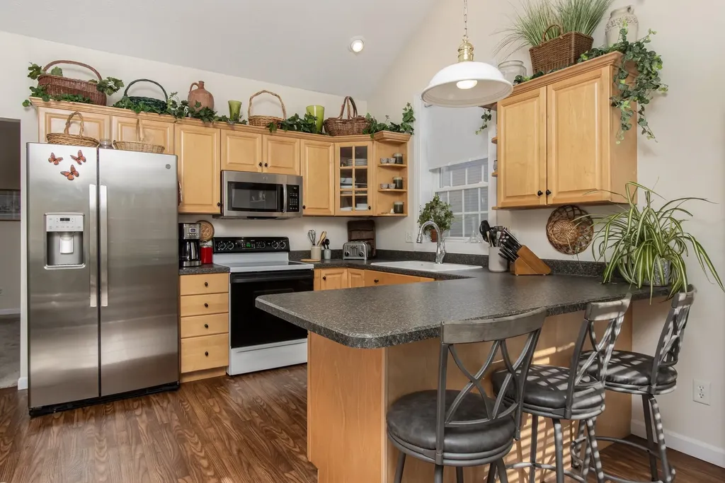 96 Westchester Way Manchester NH 03104