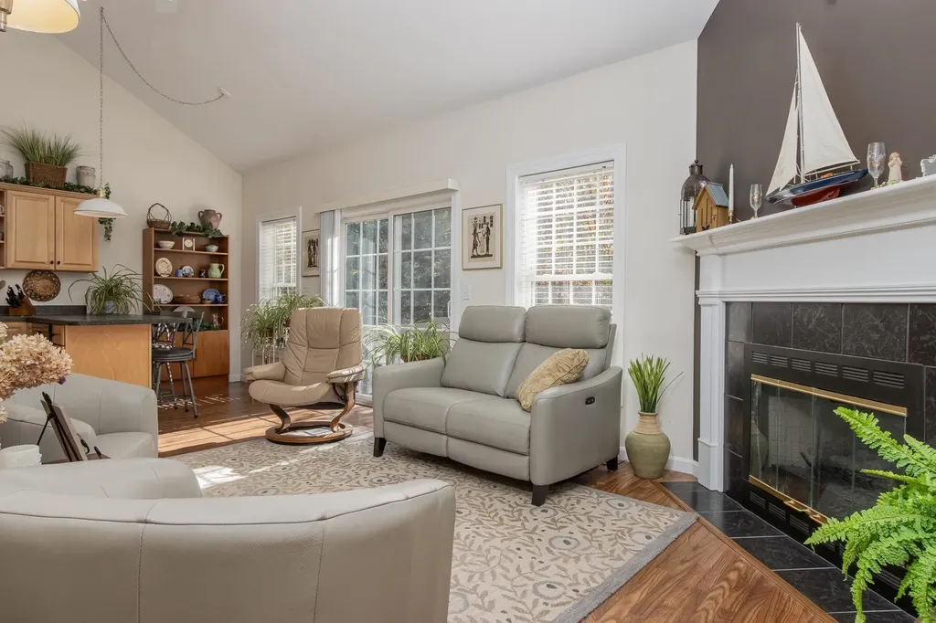 96 Westchester Way Manchester NH 03104