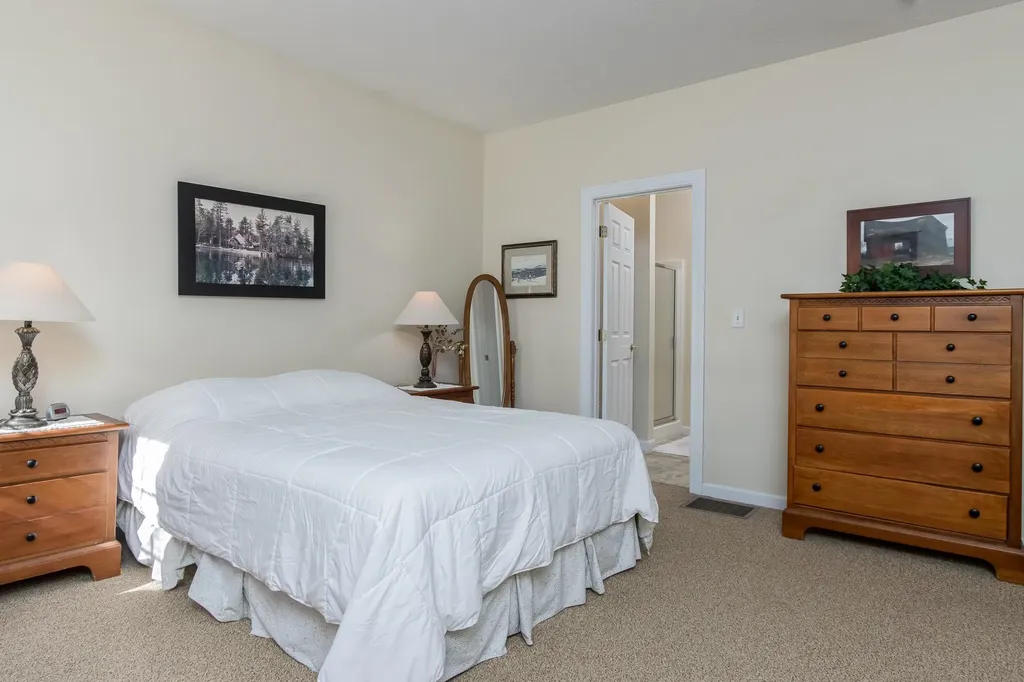 96 Westchester Way Manchester NH 03104