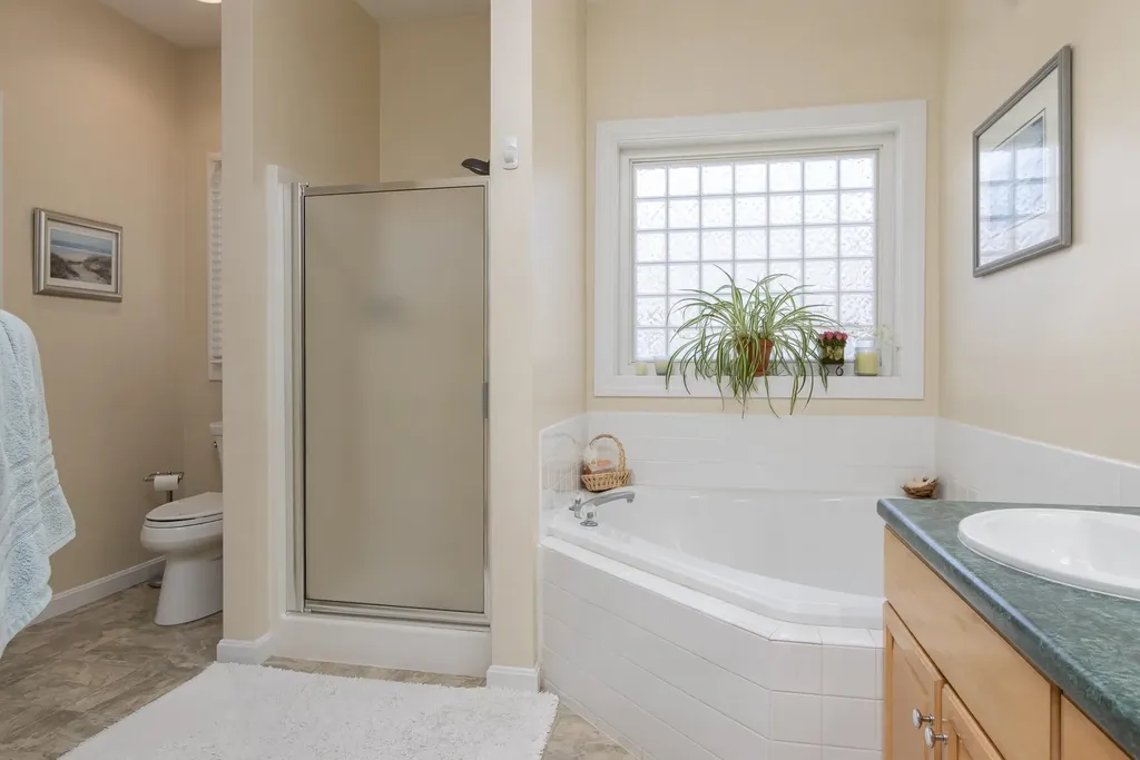 96 Westchester Way Manchester NH 03104