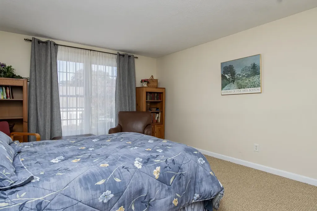 96 Westchester Way Manchester NH 03104