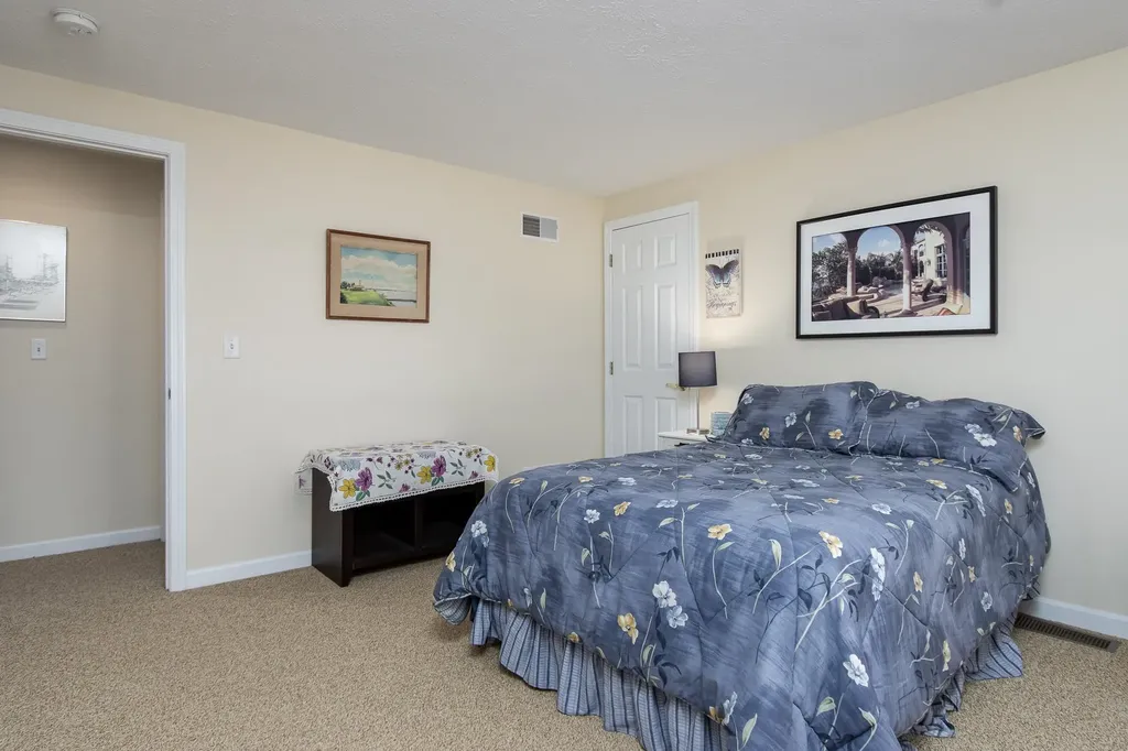 96 Westchester Way Manchester NH 03104