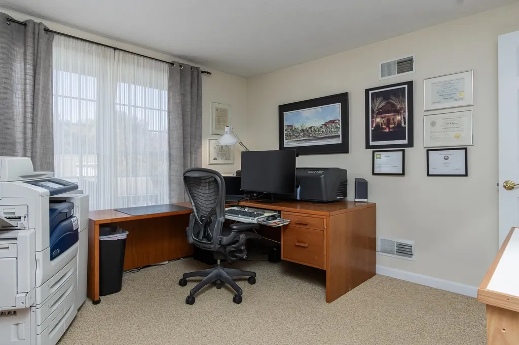 96 Westchester Way Manchester NH 03104