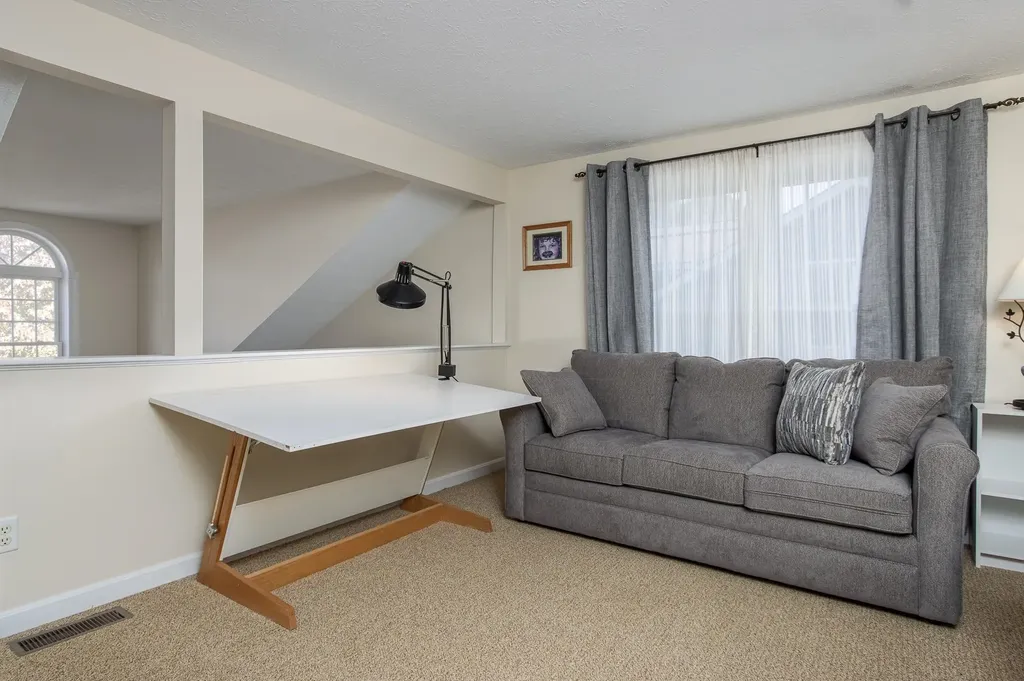 96 Westchester Way Manchester NH 03104