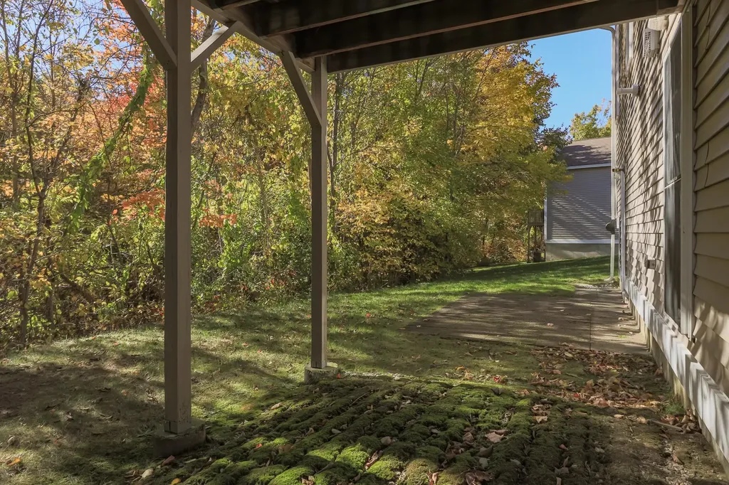 96 Westchester Way Manchester NH 03104