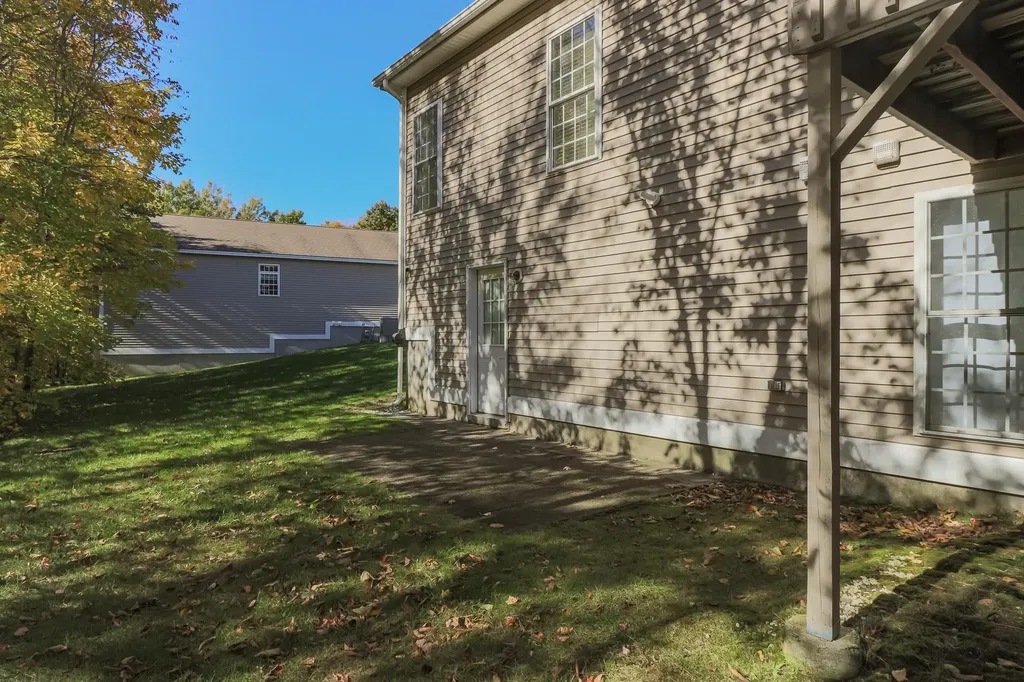 96 Westchester Way Manchester NH 03104