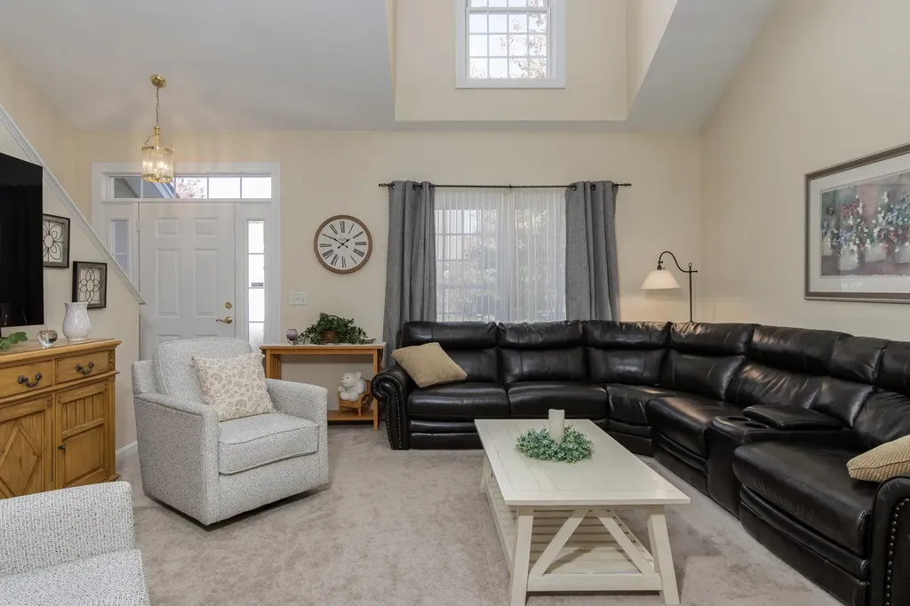 96 Westchester Way Manchester NH 03104