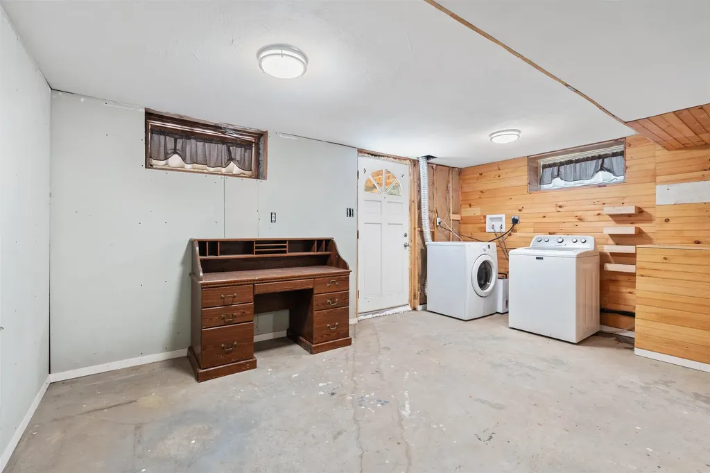 433 Deer Meadow Road Webster NH 03303