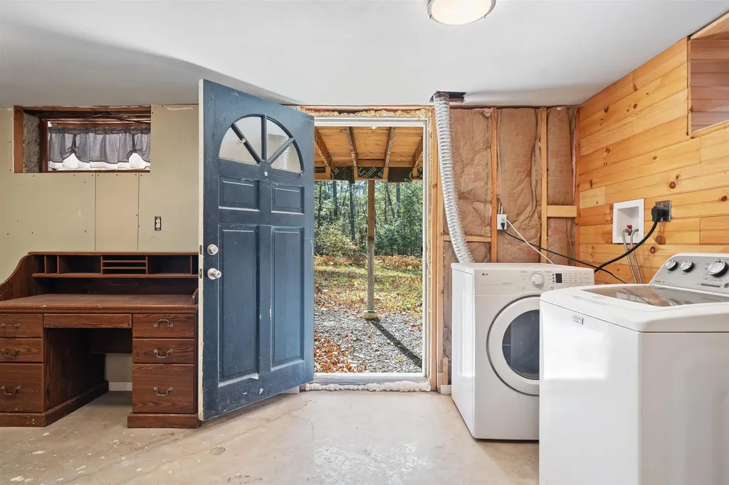 433 Deer Meadow Road Webster NH 03303