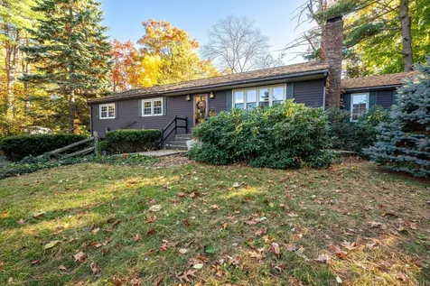 13 Moses Street Manchester NH 03109