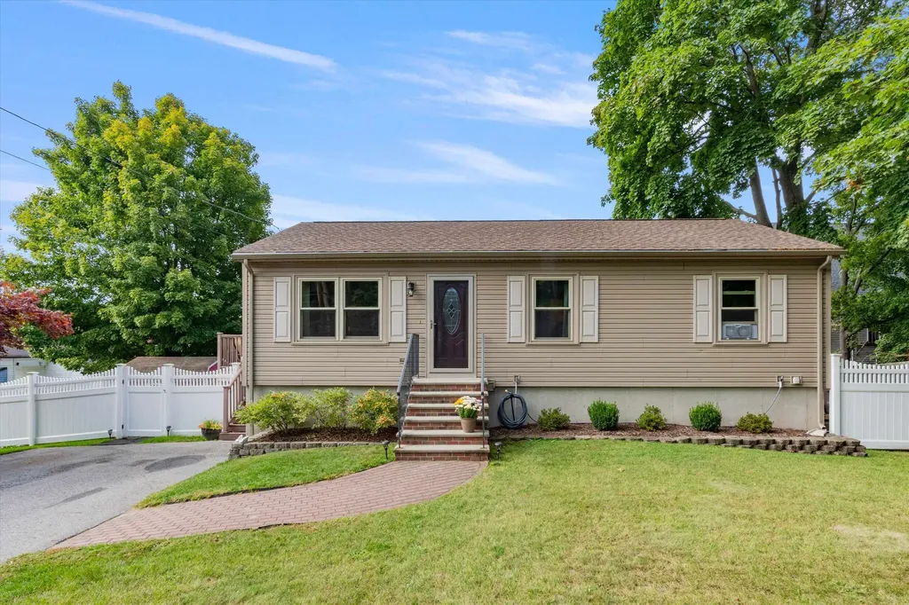 6 Ann Avenue Salem NH 03079