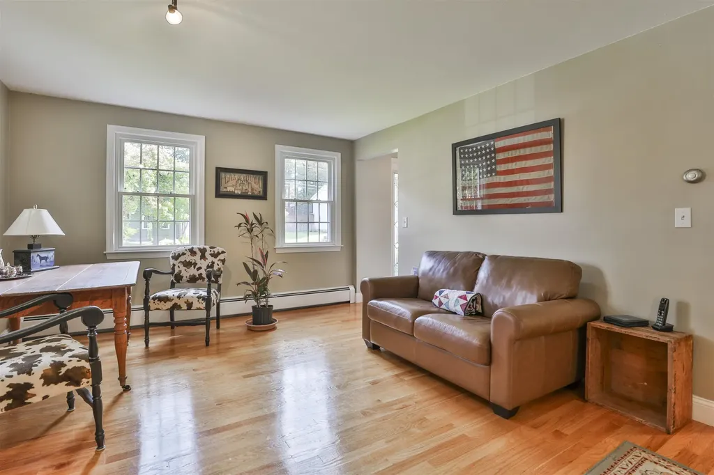 15 Coleridge Road Nashua NH 03062