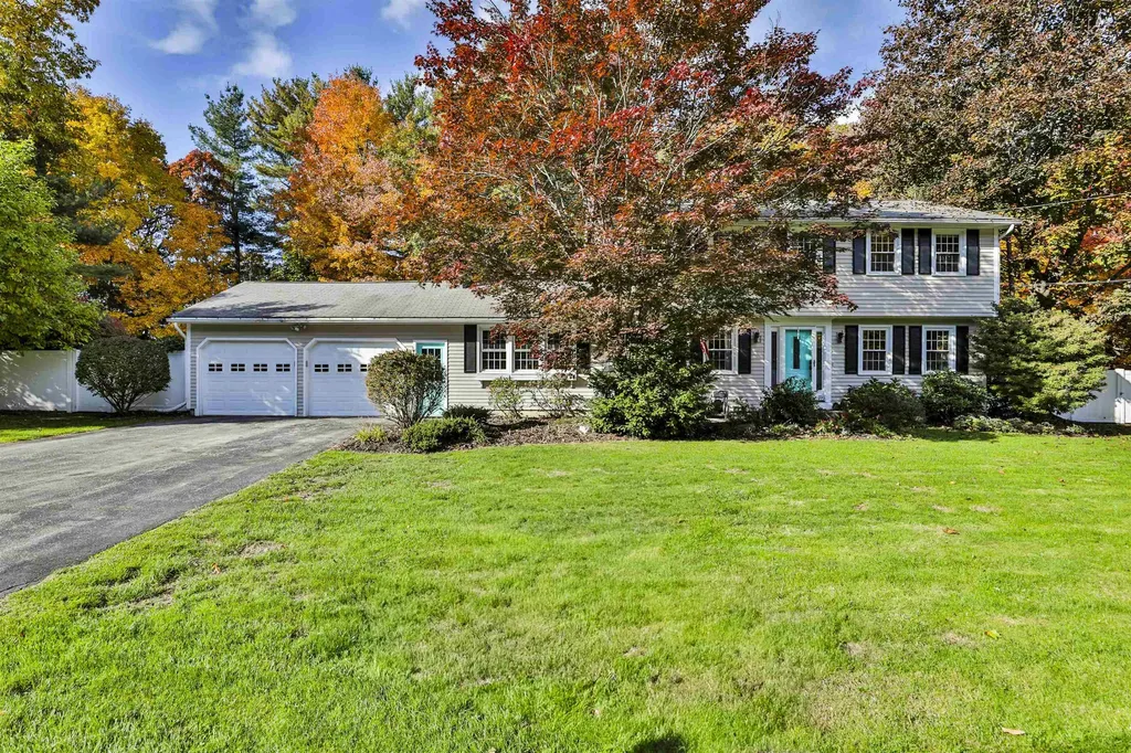 15 Coleridge Road Nashua NH 03062