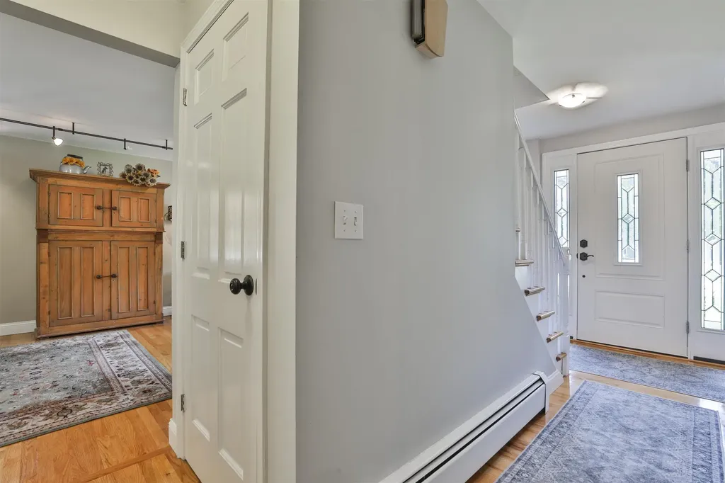 15 Coleridge Road Nashua NH 03062