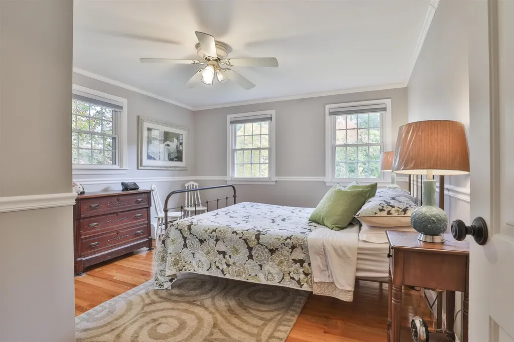 15 Coleridge Road Nashua NH 03062