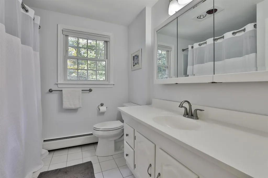 15 Coleridge Road Nashua NH 03062