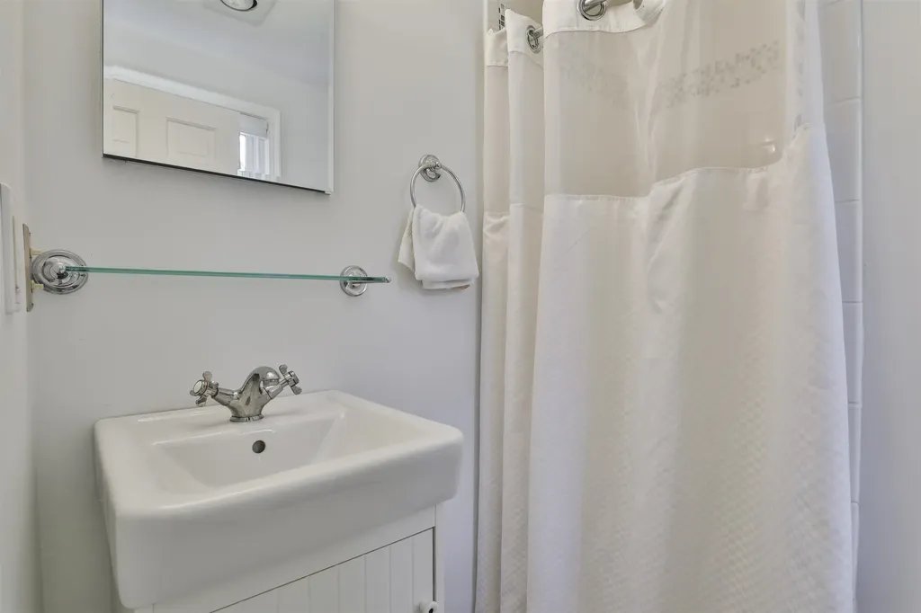 15 Coleridge Road Nashua NH 03062
