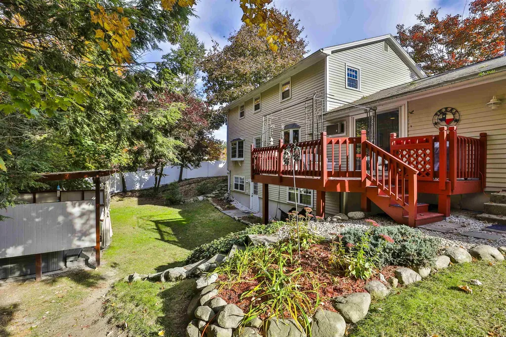 15 Coleridge Road Nashua NH 03062