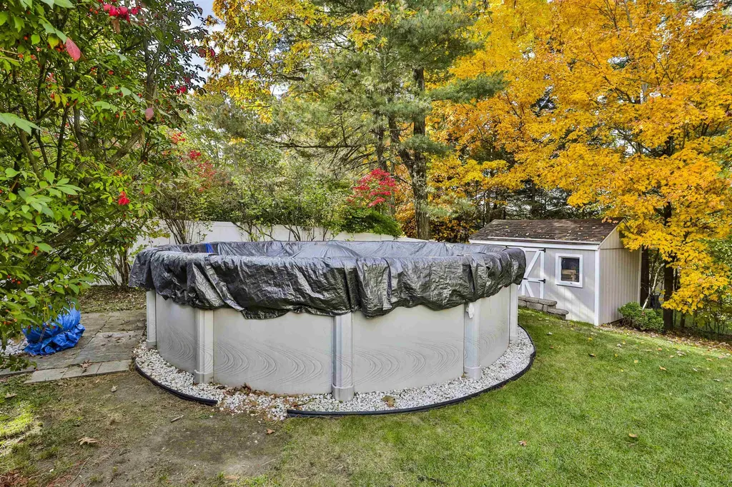 15 Coleridge Road Nashua NH 03062