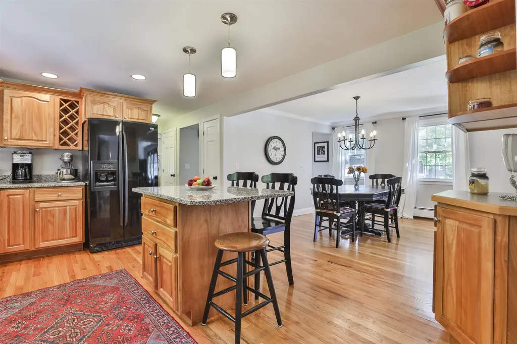 15 Coleridge Road Nashua NH 03062