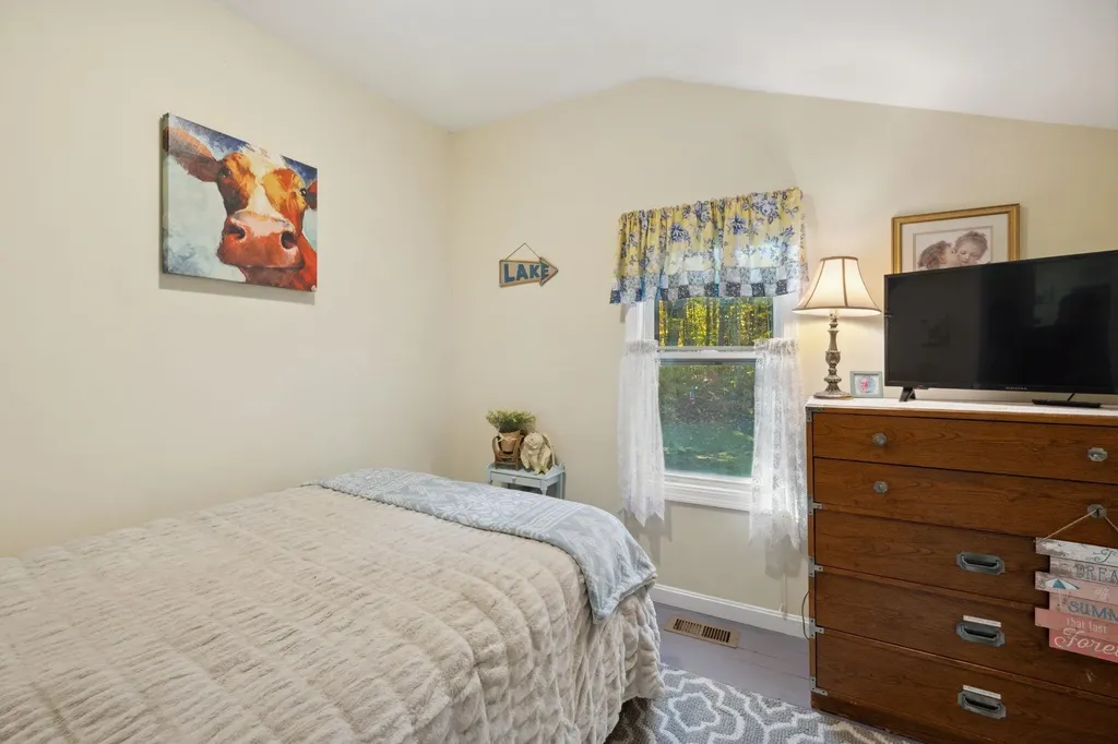 15 Glines Park Road Northfield NH 03276