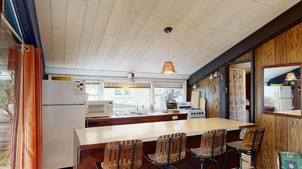 37 Mud Point North Alburgh VT 05440