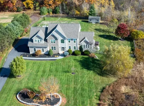 5 Buckskin Lane North Hampton NH 03862