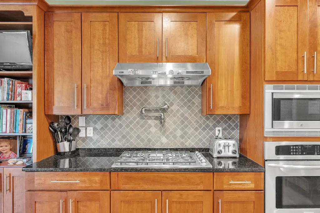 85 Evergreen Lane Ferrisburgh VT 05473