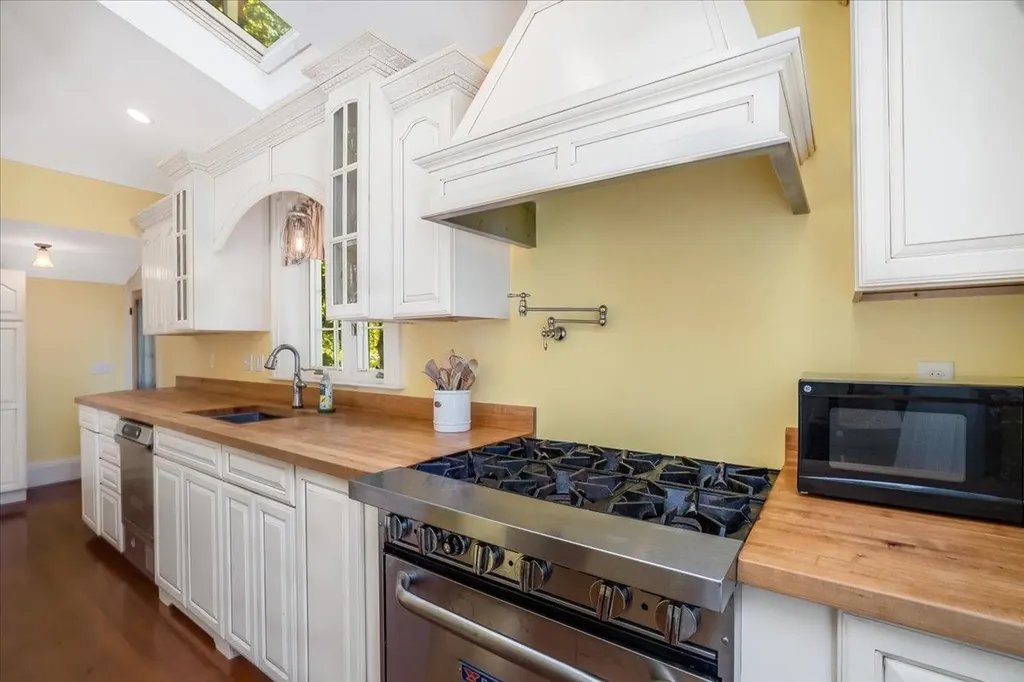 1 North Main Street Mont Vernon NH 03057