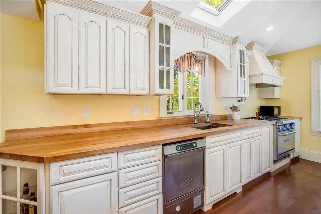 1 North Main Street Mont Vernon NH 03057