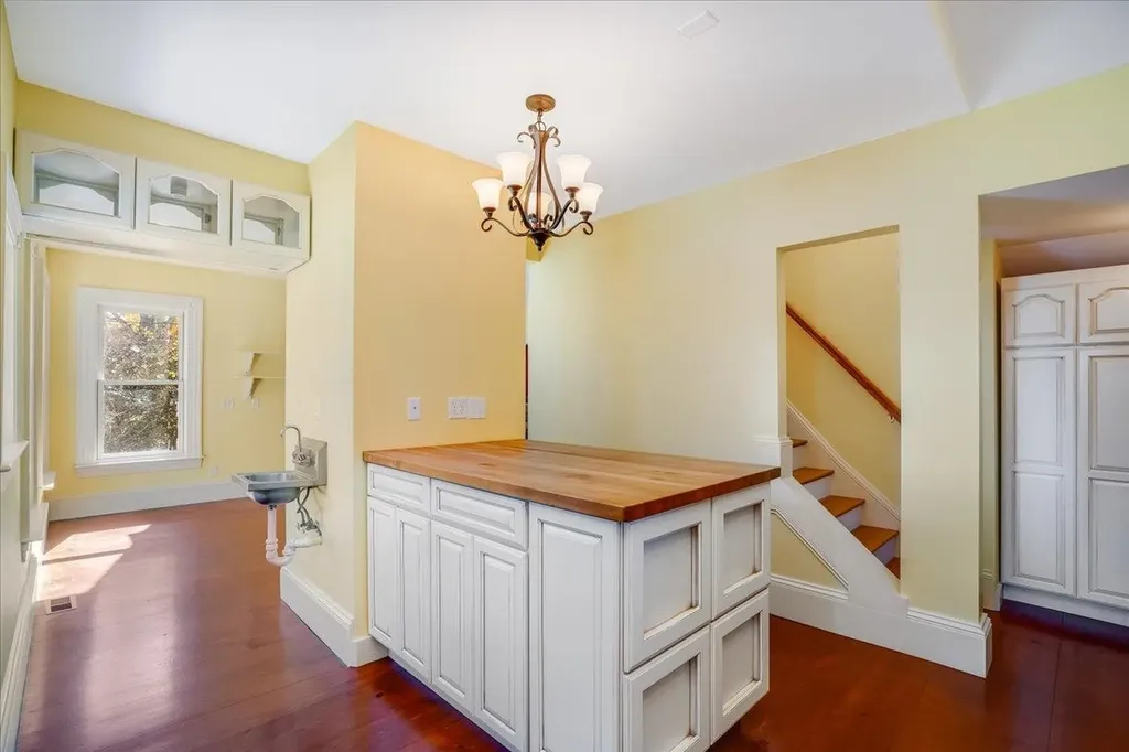 1 North Main Street Mont Vernon NH 03057