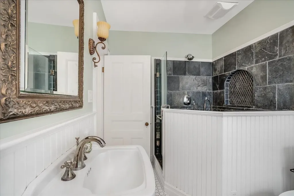 1 North Main Street Mont Vernon NH 03057