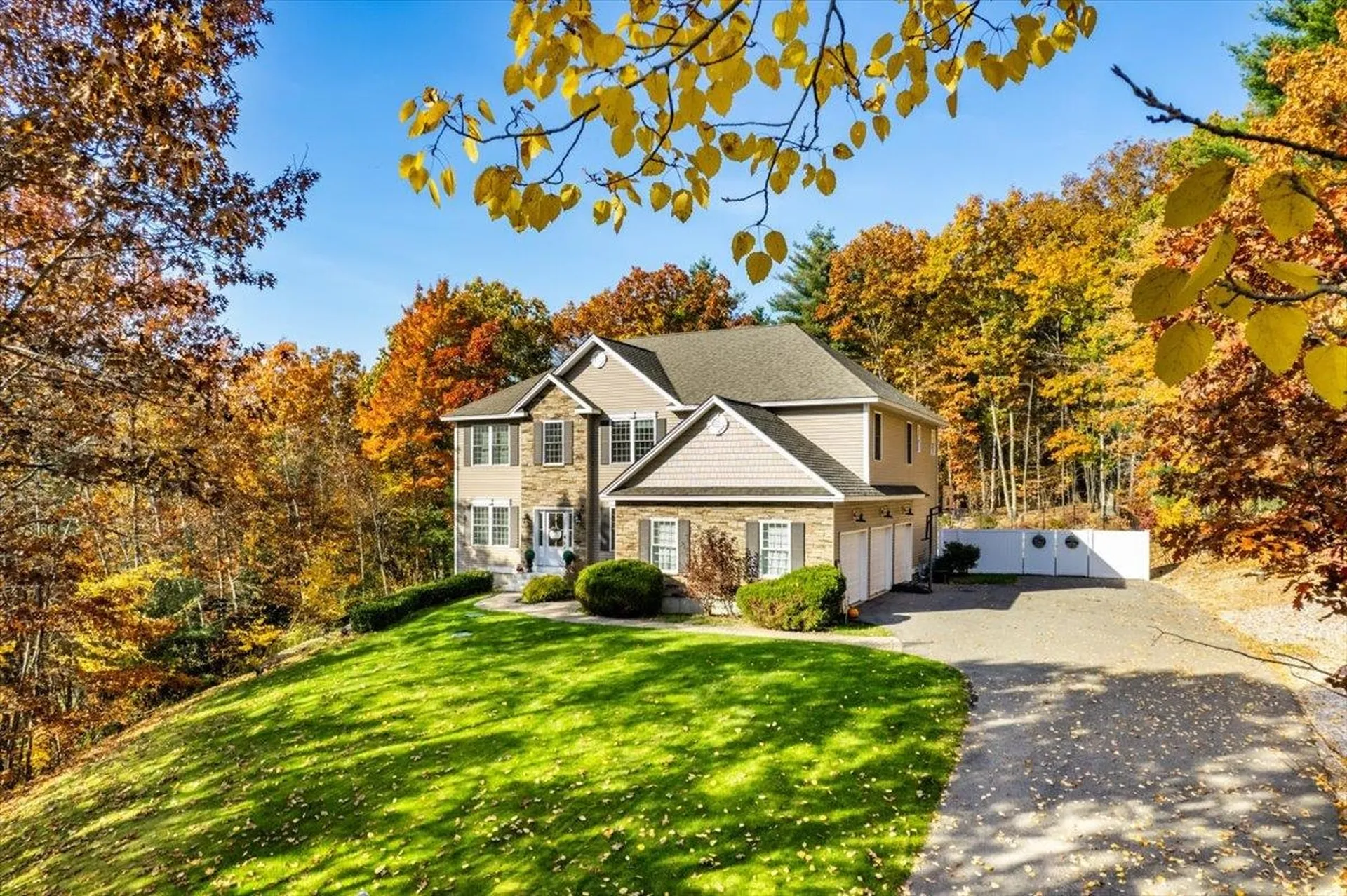 15 Spring Hill Road Bedford NH 03110