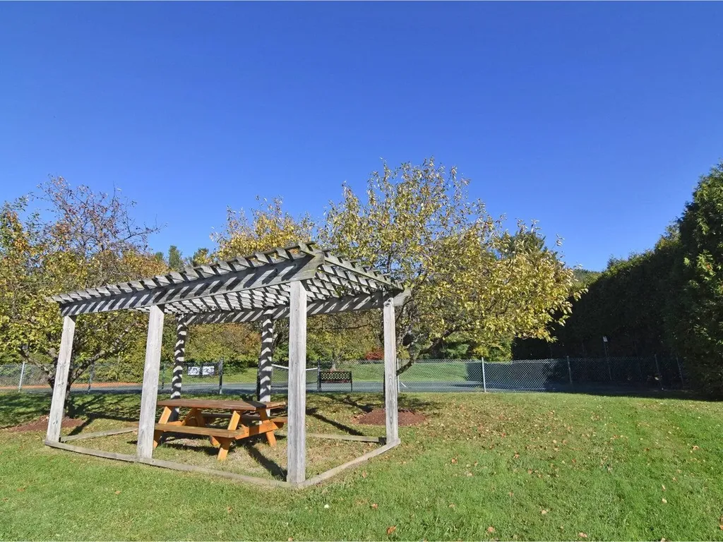 15 Cardinal Lane Essex VT 05452