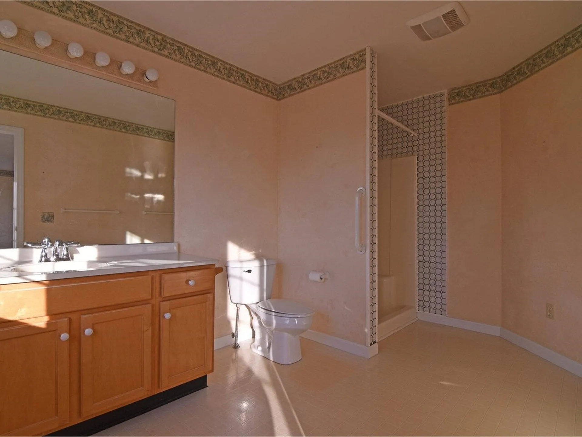 15 Cardinal Lane Essex VT 05452