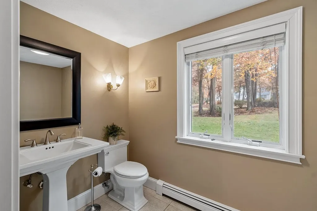 23 Hawthorne Road Windham NH 03087