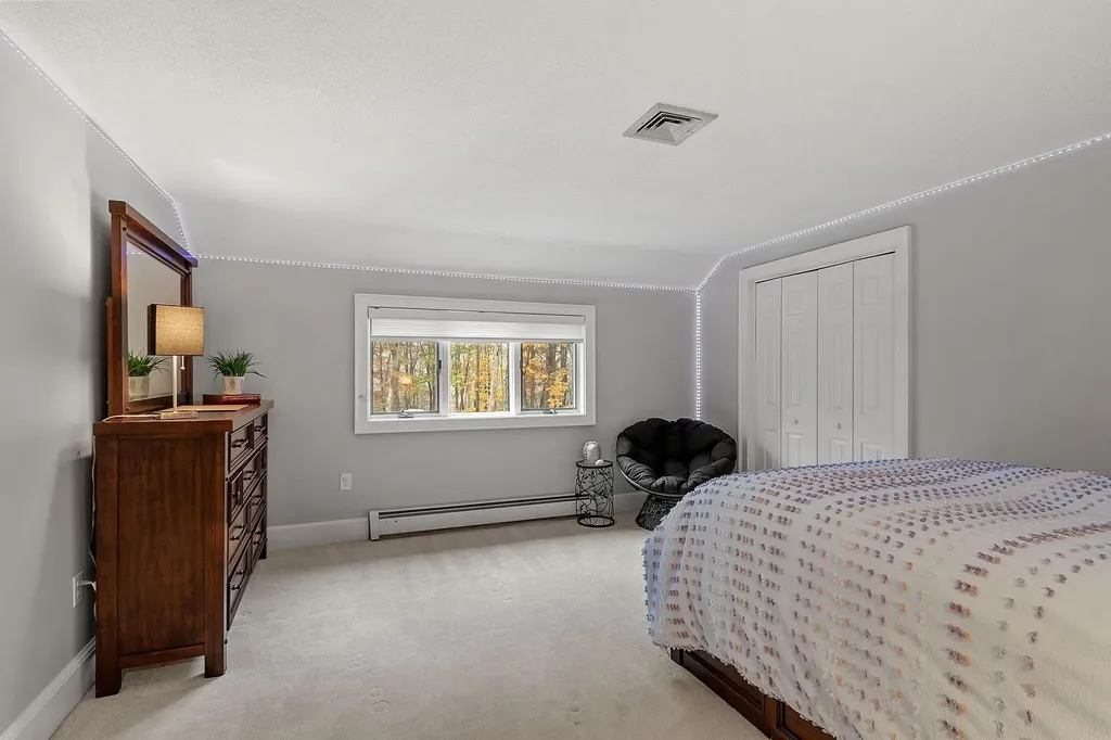 23 Hawthorne Road Windham NH 03087