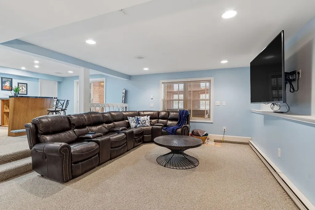 23 Hawthorne Road Windham NH 03087