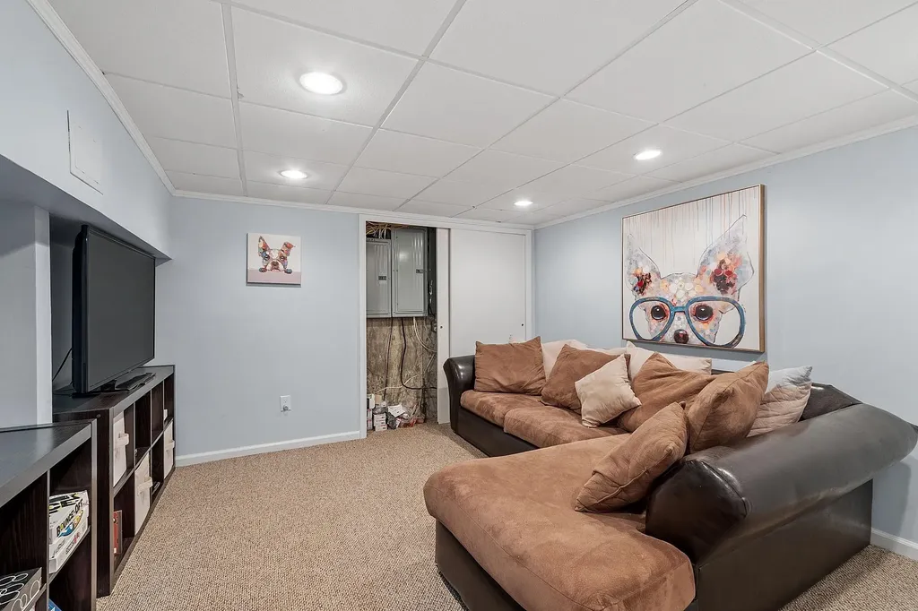 23 Hawthorne Road Windham NH 03087