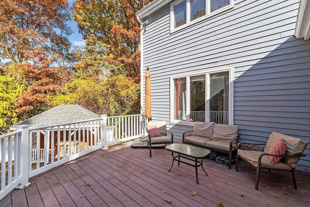 23 Hawthorne Road Windham NH 03087