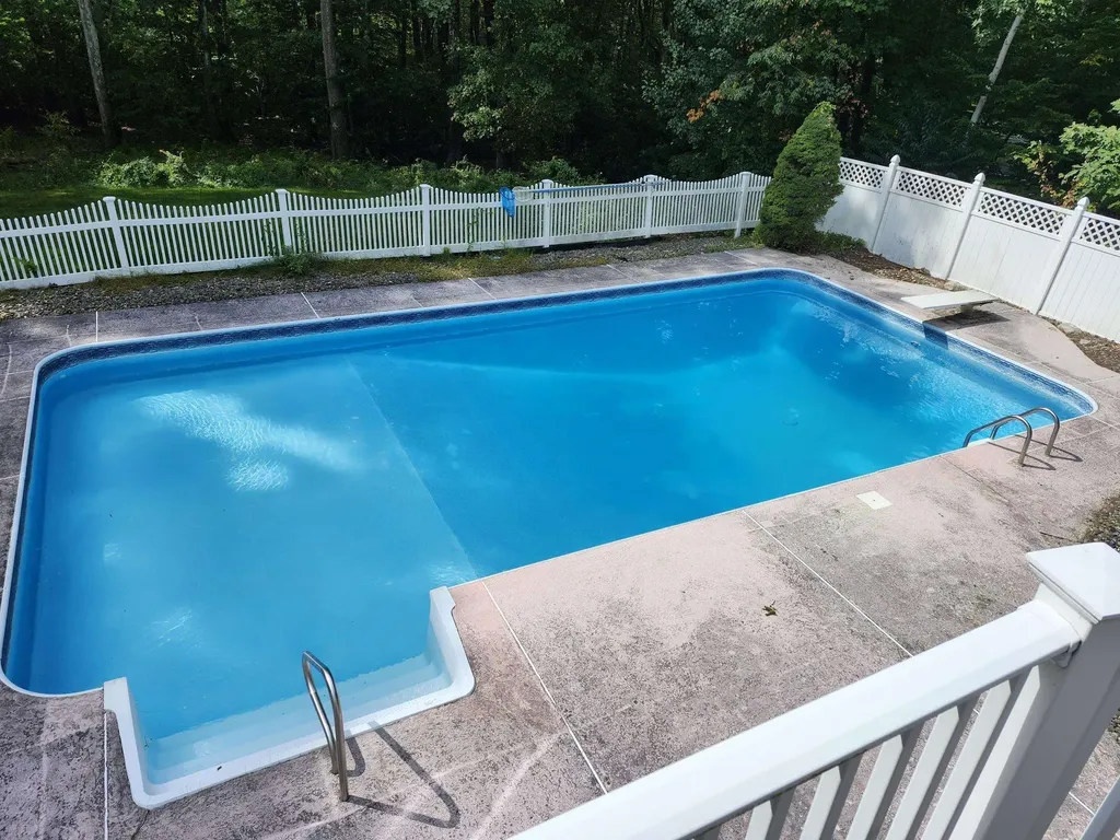 23 Hawthorne Road Windham NH 03087