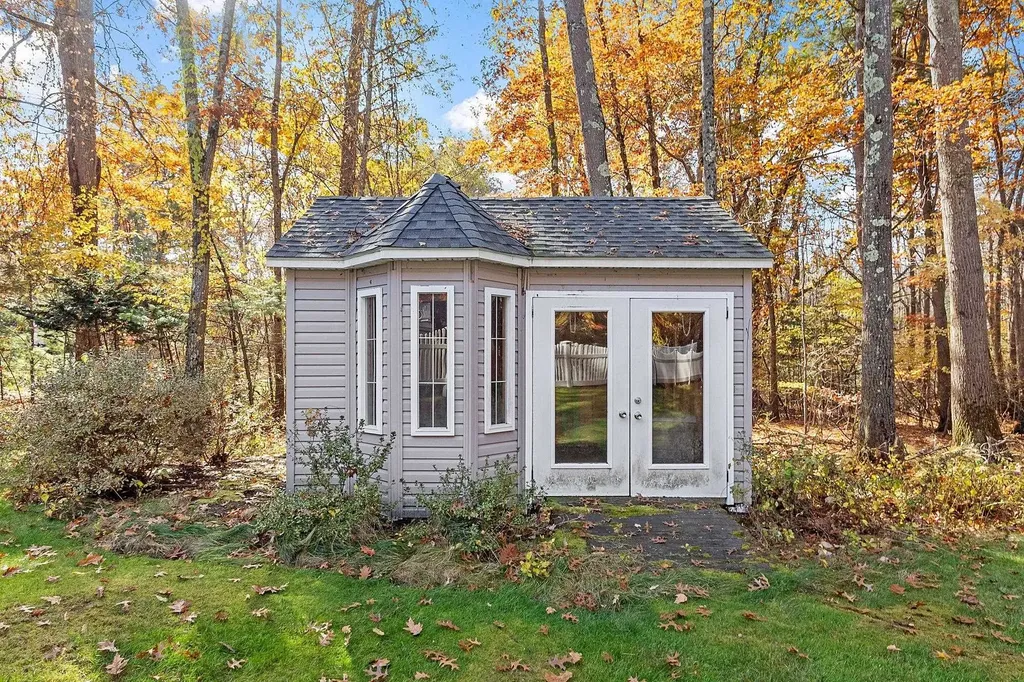 23 Hawthorne Road Windham NH 03087