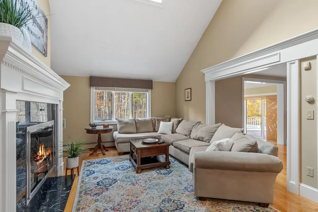 23 Hawthorne Road Windham NH 03087