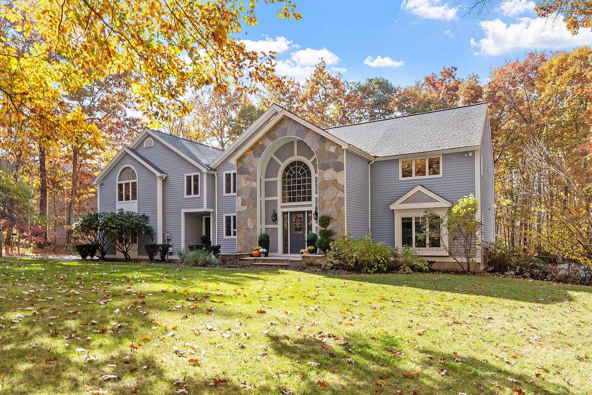 23 Hawthorne Road Windham NH 03087