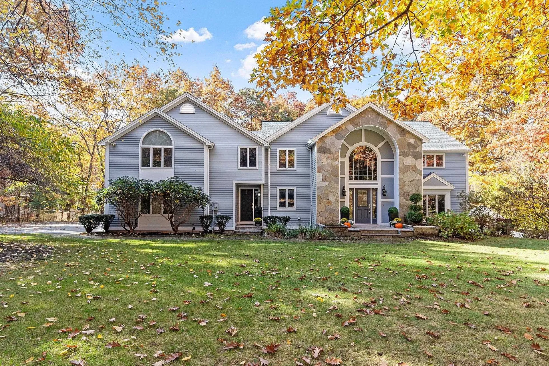 23 Hawthorne Road Windham NH 03087