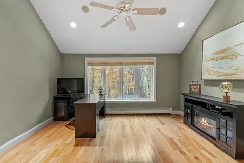 23 Hawthorne Road Windham NH 03087