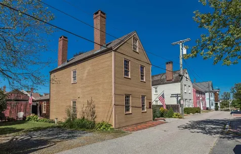 17 Gardner Street Portsmouth NH 03801